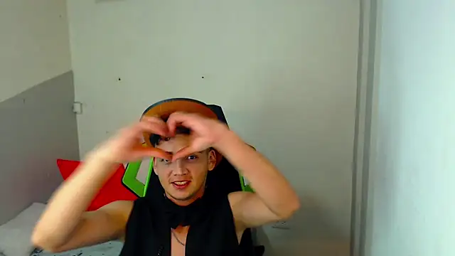 Czat XXX na żywo – Mathias_twinkk