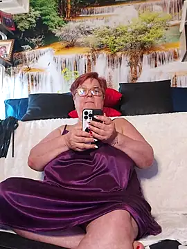 Chat XXX en directo de QueenPammy1