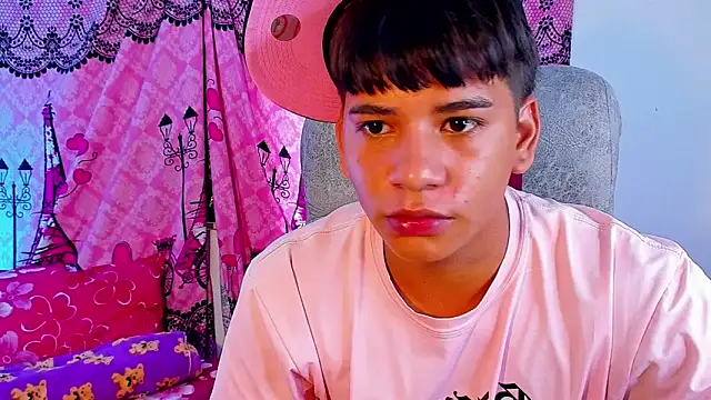 Aless_biggn Webbikameraesitys