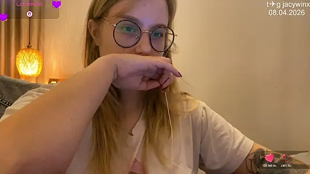 JacyWinslat Adlı Modelin Canlı XXX Sohbeti