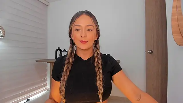 Онлайн чат XXX wandathompson_