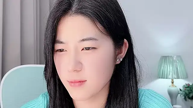 Nicole20266 Adlı Modelin Web Kamerası Şovu