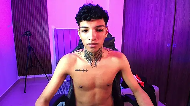 im_Usuga Show in webcam