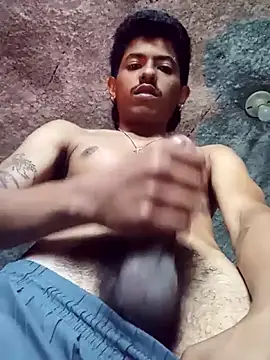 SkinniYamo's Webcam Show