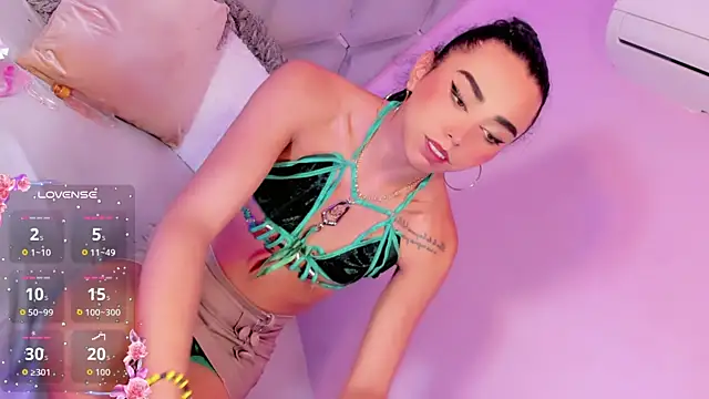 Daniiela_EmberのライブXXXチャット