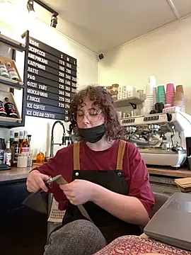 cinnabon_: διαδικτυακό σόου στην κάμερα