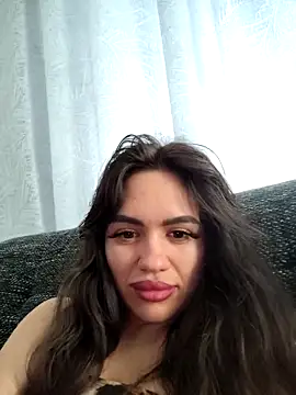 SiennaLuxexx Adlı Modelin Canlı XXX Sohbeti