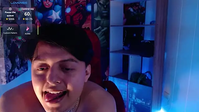 Pokazy przed kamerką – Kevin_Charless