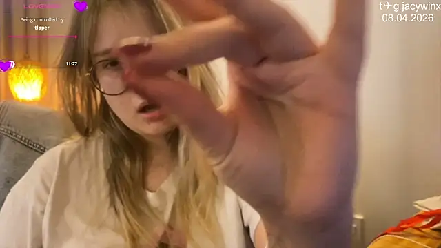 JacyWinslat Adlı Modelin Canlı XXX Sohbeti