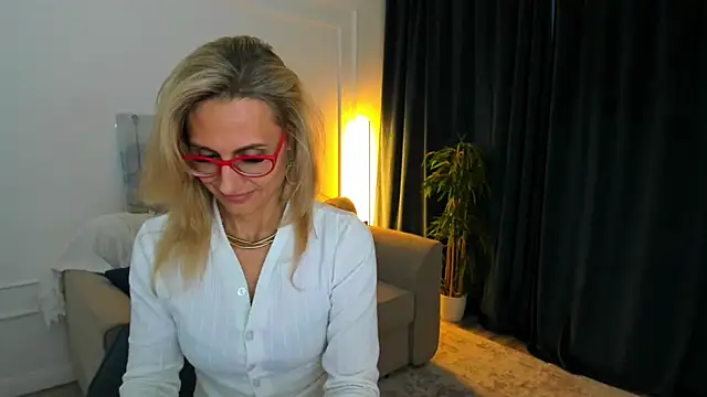 MuseOfStage Chat XXX in diretta