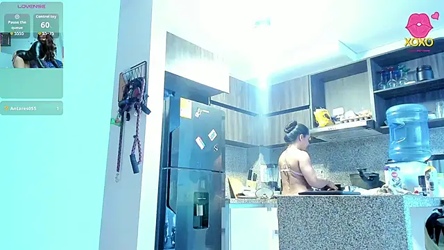 Bessie32's Live XXX Chat