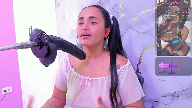 susan__bigass' Live XXX Chat