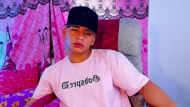 Chat +18 de Aless_bigg ao vivo