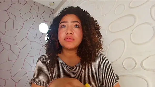 meganrousx Chat XXX in diretta