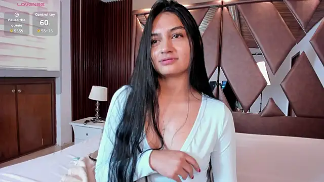 AidaJones Adlı Modelin Canlı XXX Sohbeti