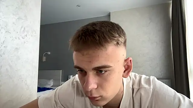 SoloFury: διαδικτυακό σόου στην κάμερα