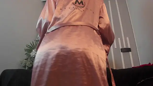 Scarlett__Fox__ Adlı Modelin Canlı XXX Sohbeti