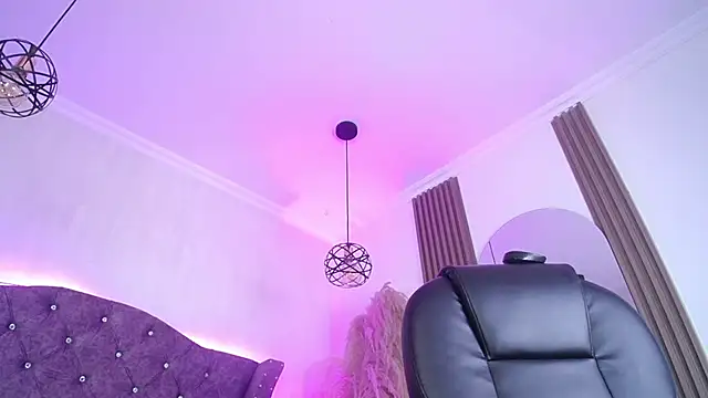 Lizza_Jones Chat XXX in diretta