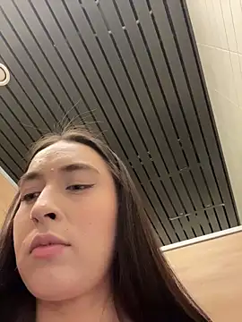 Chat XXX en directo de Holly_Play