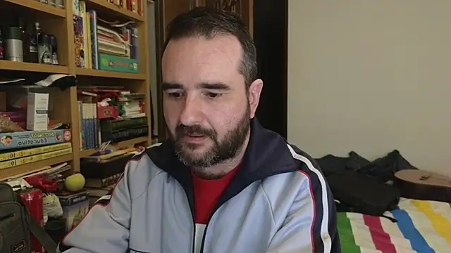 curiosillo83 Show in webcam