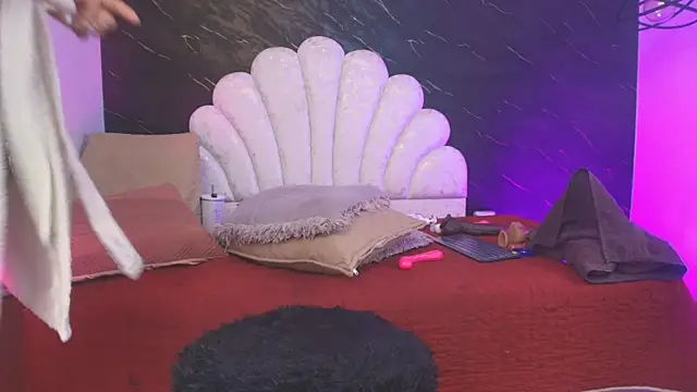 _MiaBrown_ Chat XXX live