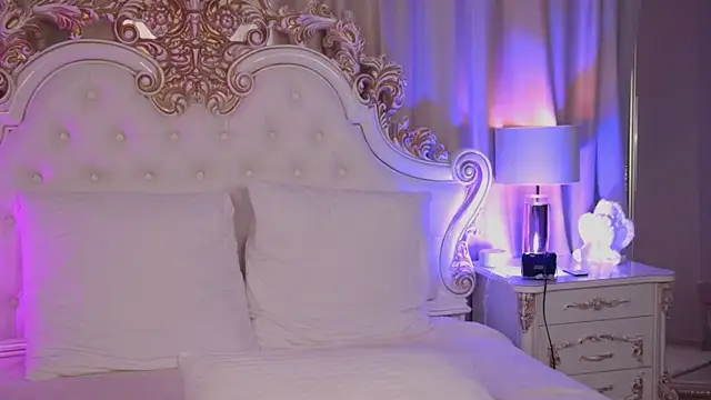 دردشة CindyMil الجنسية المباشرة