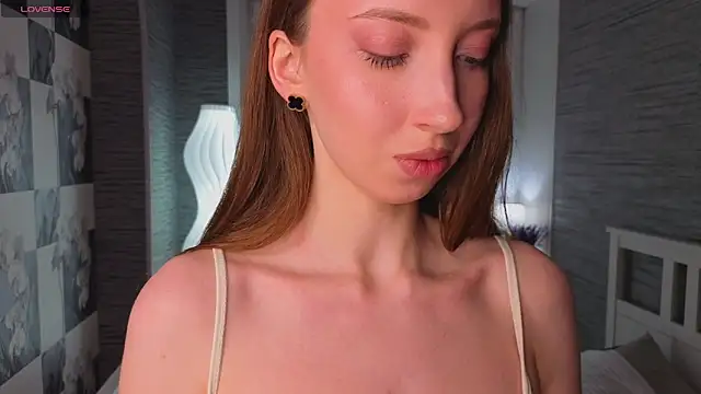 AminaRuthers élő XXX-chatje