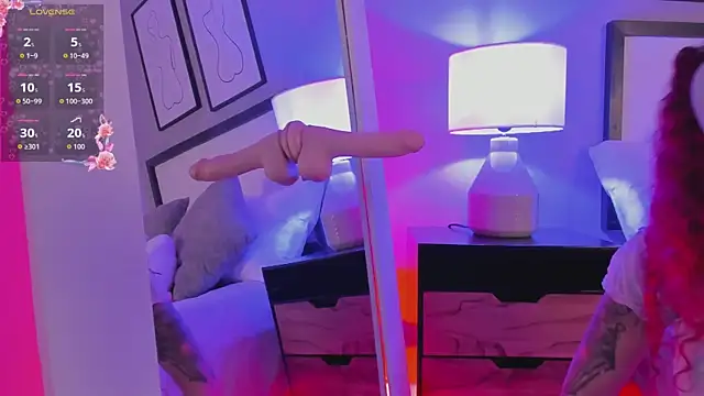 Chatroom XXX en direct de QueenRose___