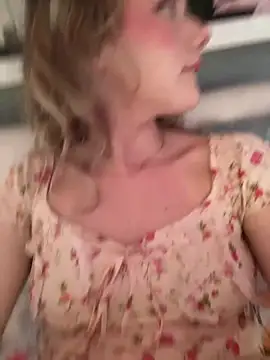 NicoleCut's Webcam Show