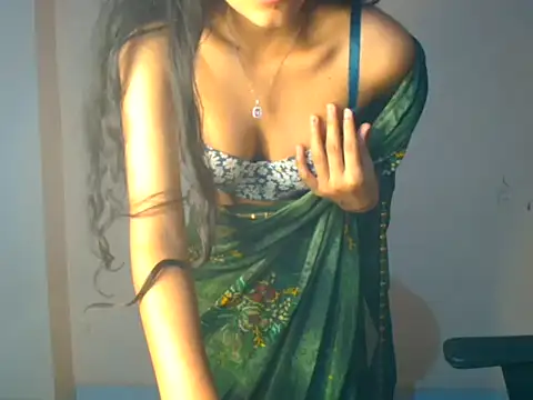 Chandani-Love Show in webcam