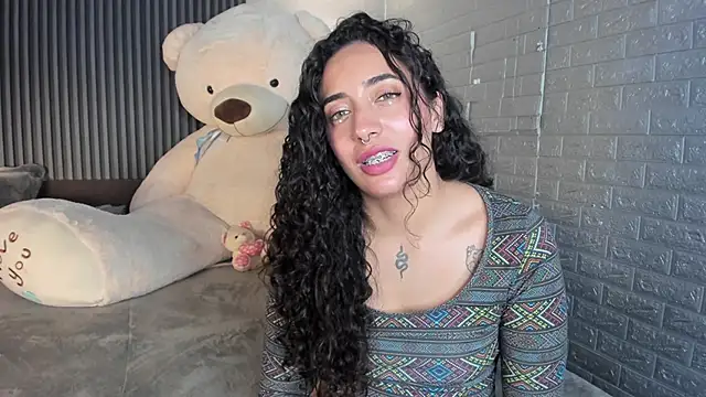 Magic_ivone Chat XXX in diretta