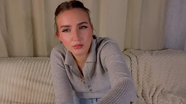 Show modela KarriDunman na web-kameri