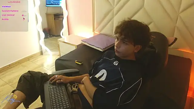 Show modela Elian_tay na web-kameri