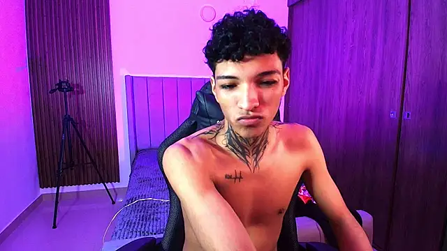 Pertunjukan Kamera Web im_Usuga