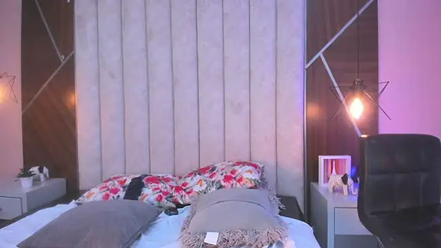 CAROLYNFOSTER: онлайн-секс-чат