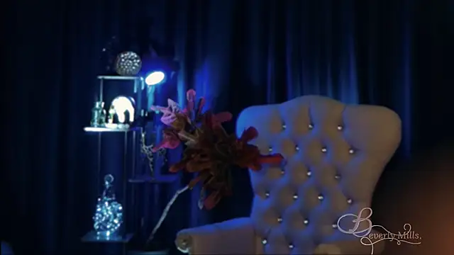 دردشة MissBeverlyMills الجنسية المباشرة