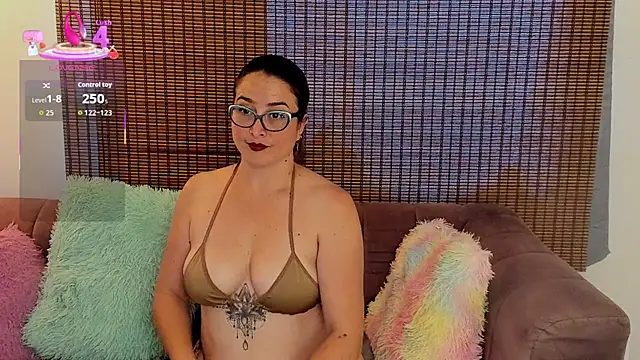 ariana_cross Chat XXX in diretta