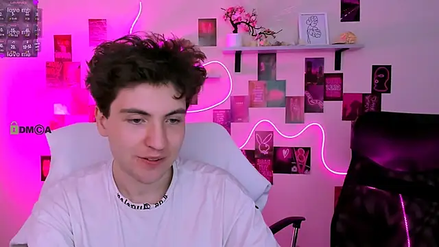 travis_wolf_ Chat XXX in diretta