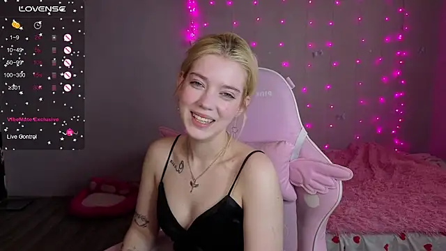 myprettylola Adlı Modelin Canlı XXX Sohbeti