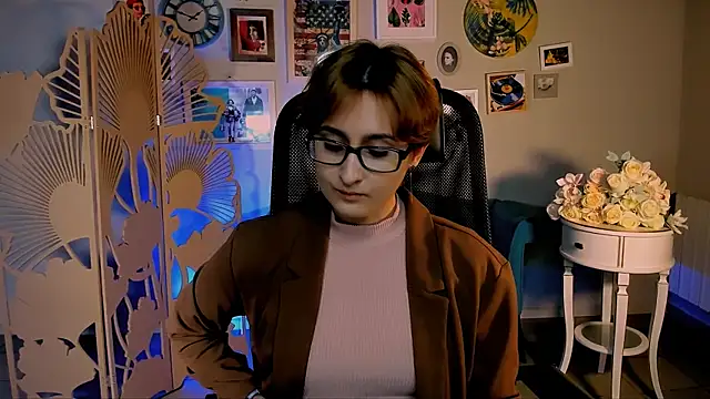 LixeLuna Adlı Modelin Canlı XXX Sohbeti