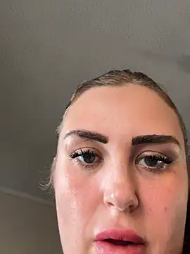 โชว์เว็บแคมของ Shelly123Barrel