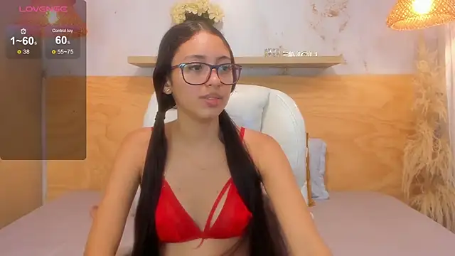 Lasira_ThillのライブXXXチャット