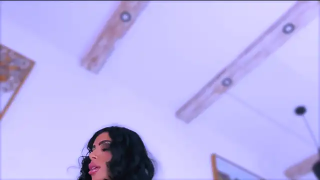 Moonamour Adlı Modelin Canlı XXX Sohbeti