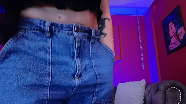 Julieta_Russell Live XXX-chat