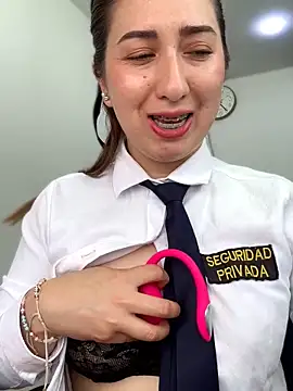 suzy-111: διαδικτυακό σόου στην κάμερα