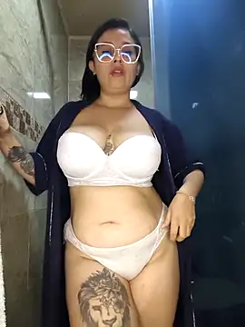 Sophie-Hot- Show in webcam