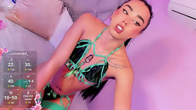 Daniiela_Ember: διαδικτυακό σόου στην κάμερα