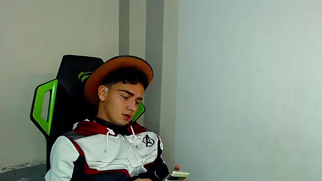 Вебкам-шоу Mathias_twinkk