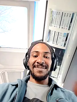 Mikaaa97: απευθείας συνομιλία ΧΧΧ