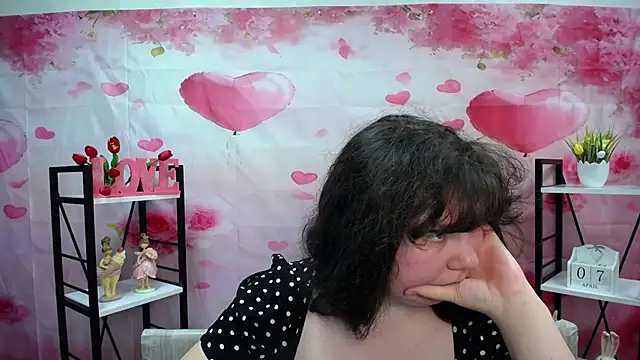 NeonilaLisova élő XXX-chatje